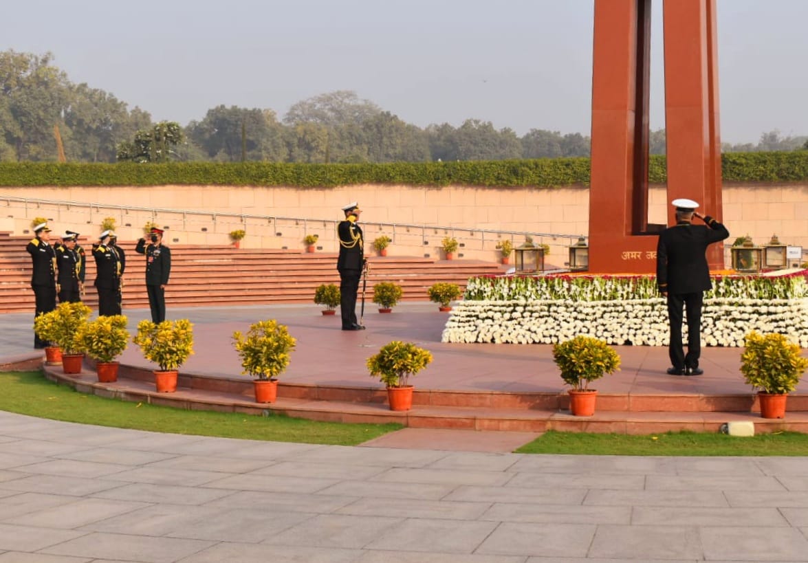 Wreath laying by Chief of Naval Staff