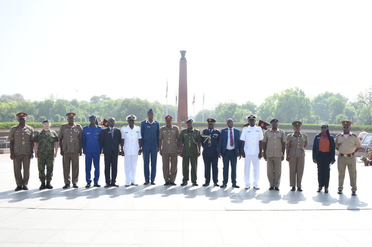 Lt Gen AK Kendagor, Comdt, NDC, Kenya visited NWM on 05 Apr 2022 and paid homage to Bravehearts