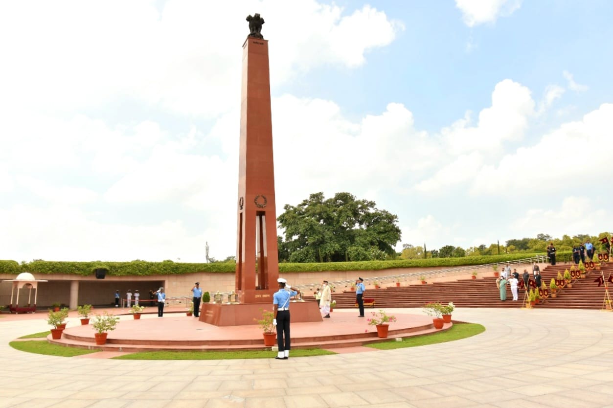 H.E. Bhagat Singh Koshyari Governor of Maharashtra visited NWM and paid homage to Bravehearts 