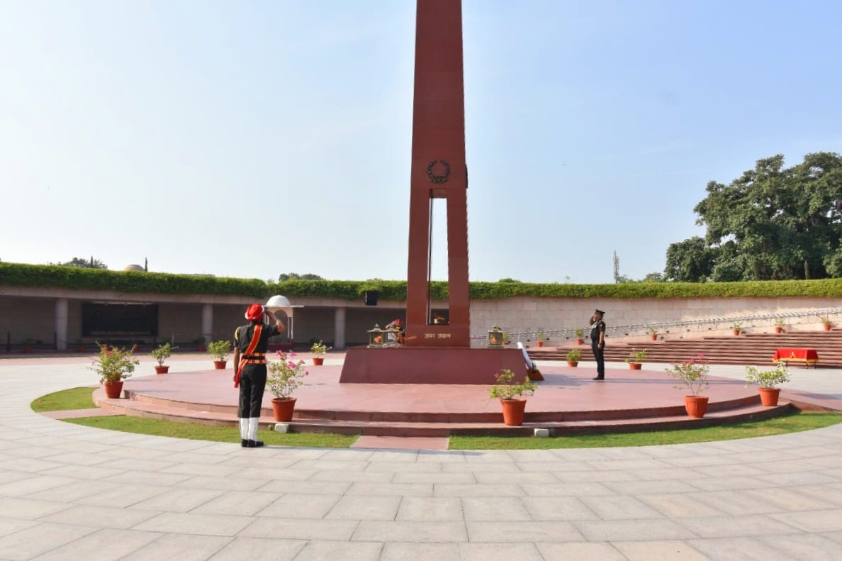 Officers from SS-72 & WS-18 Courses visited NWM and paid homage to Bravehearts on 01 Sep