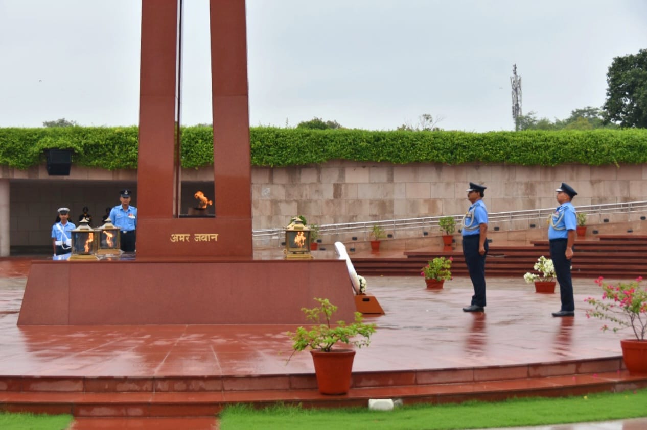 Air Marshal DK Patnaik, AVSM, VM, AOC-in-C, EAC visited NWM and paid homage to Bravehearts on 23 Sep