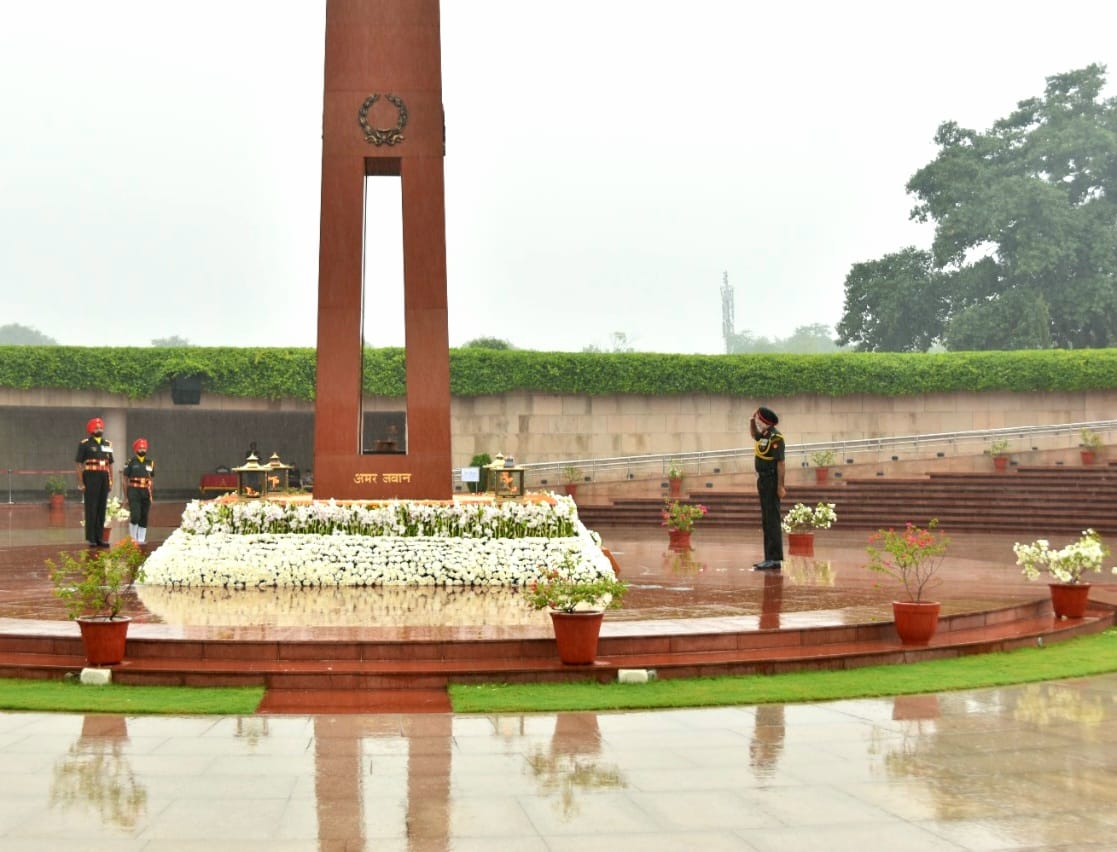 On 73rd Anniversary of Terr. Army, Lt Gen Preet Mohindera Singh, VSM, DGTA0 visited NWM on 09 Oct