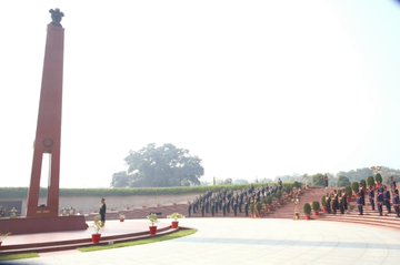 Lt Gen MKS Yadav SM DGST Sr Comdt ASC flagged in cycle expedition & paid homage at NWM on 28 Nov 22